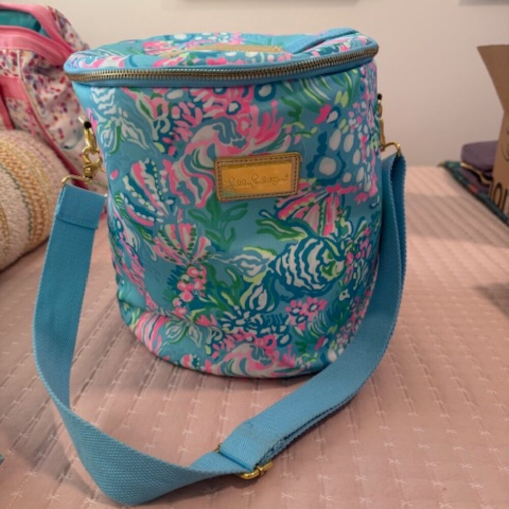 Lilly Pulitzer Aqua La Vista Beach Cooler & Accessories - Like New